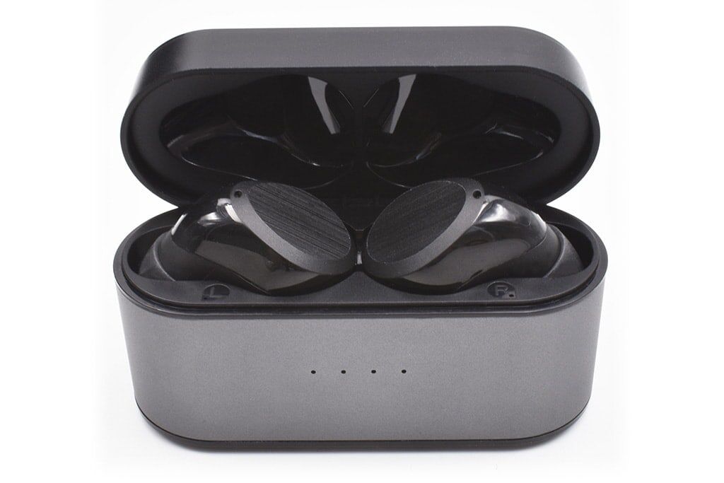 Bluetooth Earbuds/Earphone with Charging Case